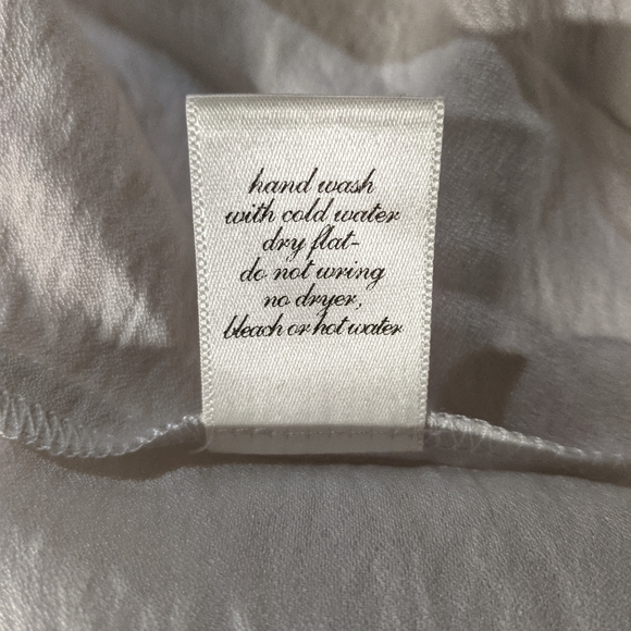 Alya V-Neck Ivory Top S - Picture 9 of 9